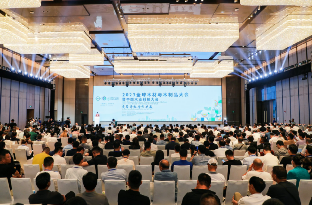 圣保羅家居榮獲兩項重量級獎項，科技創新輝映木材與木制品行業盛會！